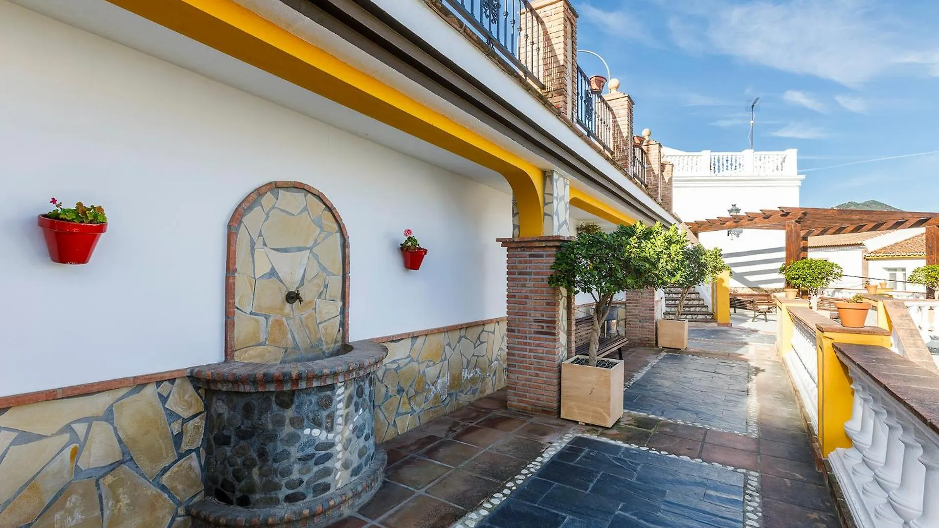 Casa Elodi, 3 Beautiful Apartments In Sayalonga Španělsko