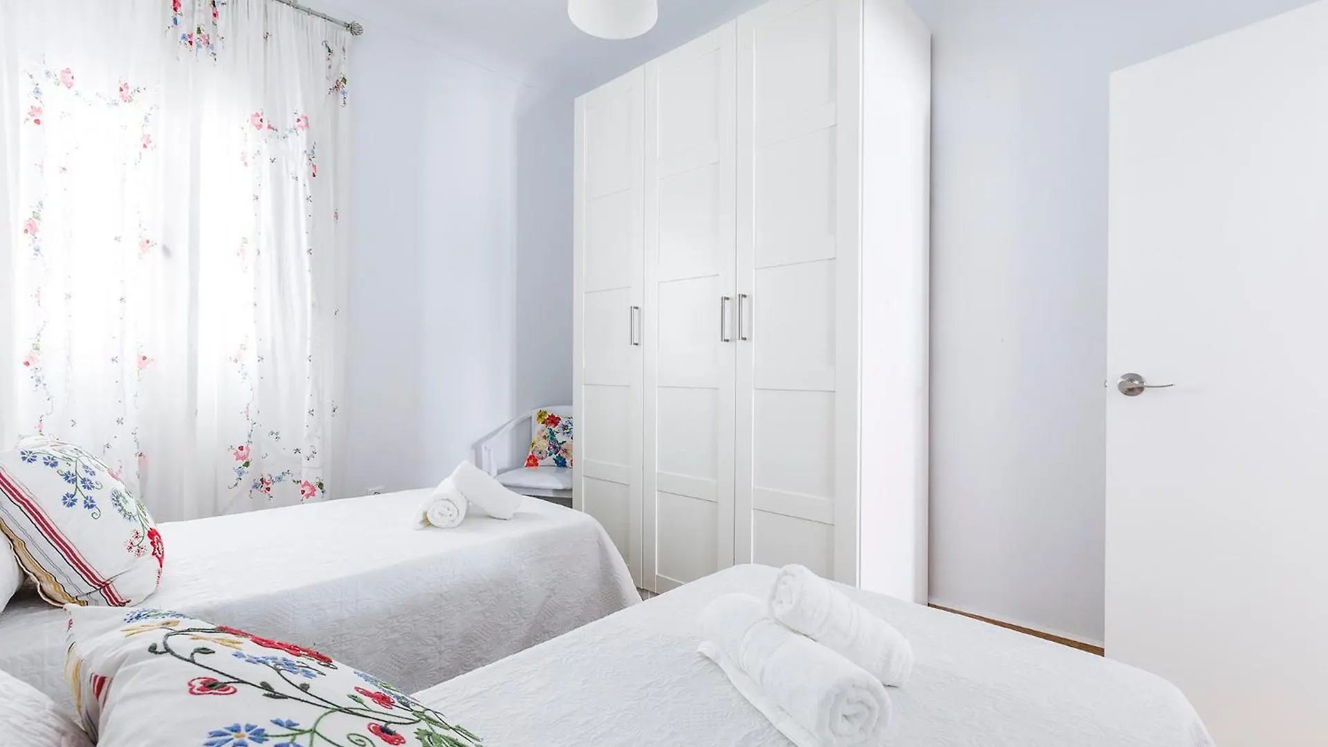 Casa Elodi, 3 Beautiful Apartments In Sayalonga Espanha