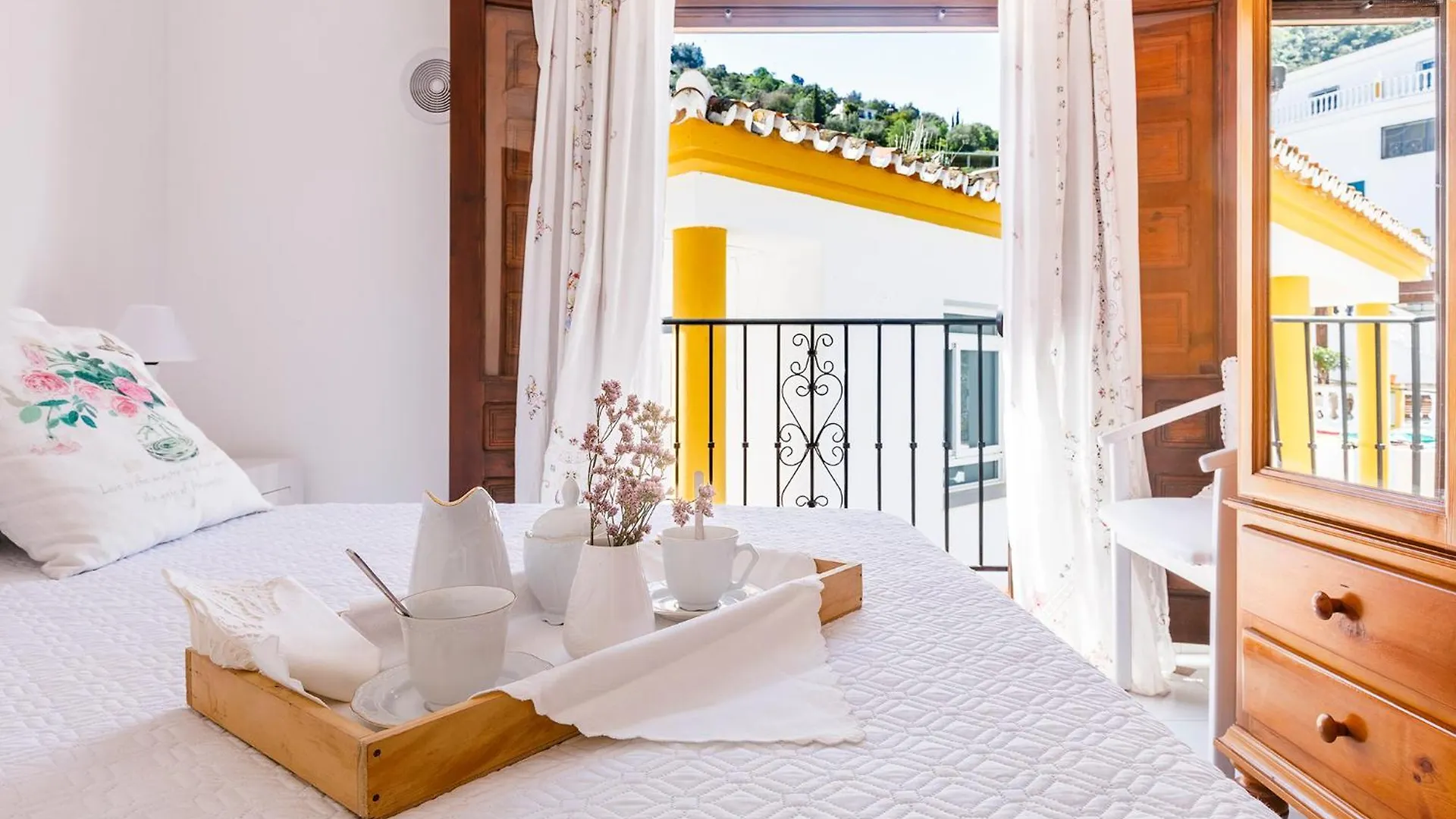 Casa Elodi, 3 Beautiful Apartments In Sayalonga Španělsko